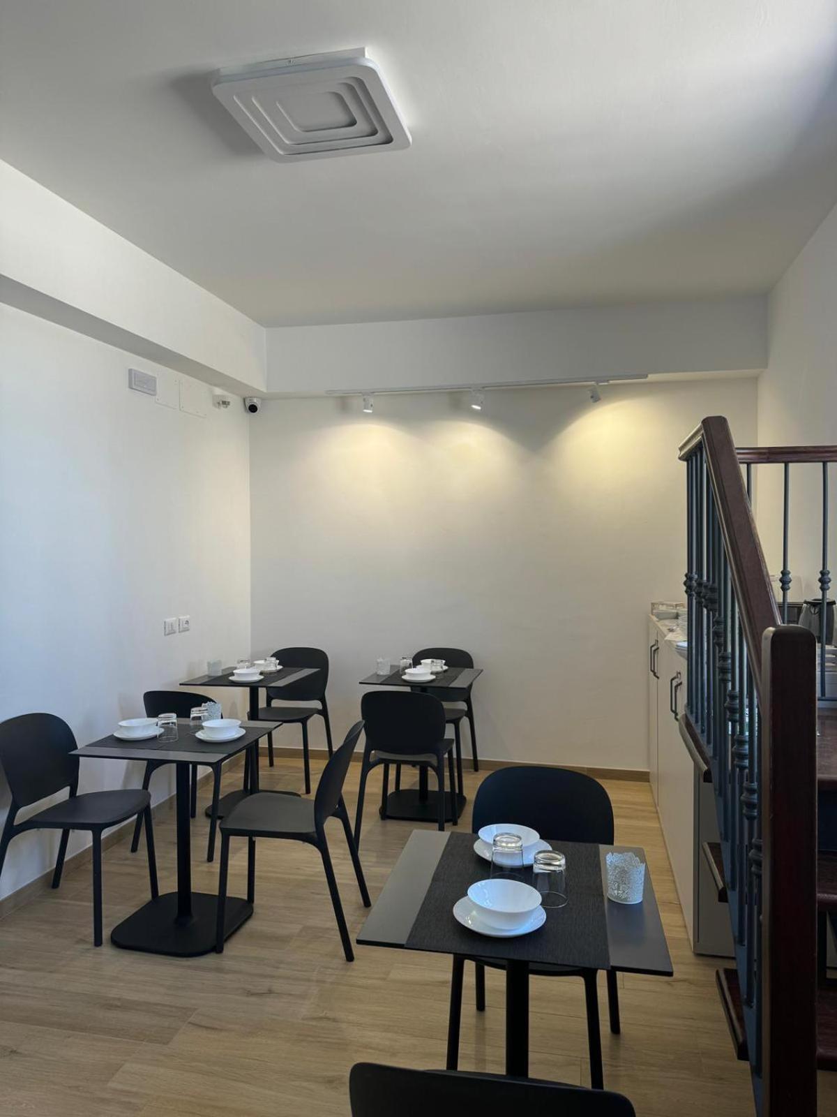 Guest House Al Porto チビタベッキア エクステリア 写真